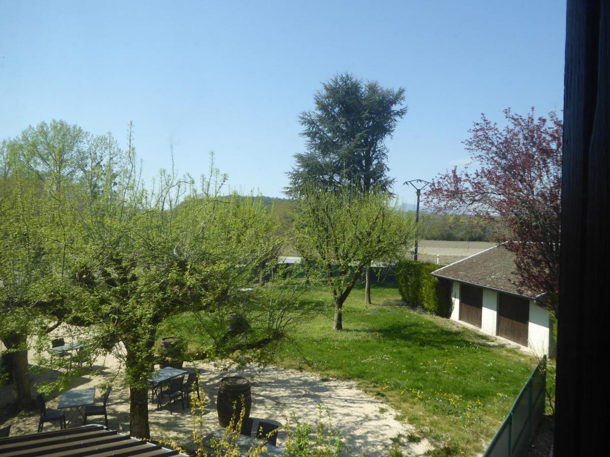 Auberge De La Paillere Lavours Exterior photo